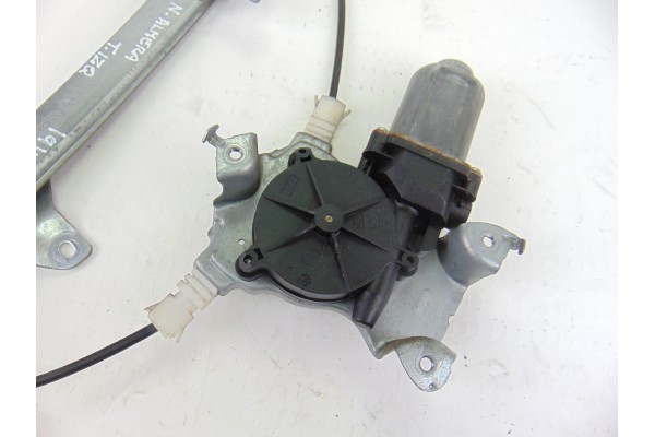 2 PIN ELEVALUNAS TRASERO IZQUIERDO NISSAN ALMERA TINO (V10M) Acenta 2004 2 PIN 194144 NISSAN - 4