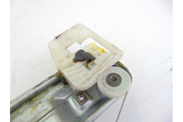 6 PIN ELEVALUNAS TRASERO DERECHO RENAULT MEGANE II CLASSIC BERLINA Confort Authentique 2005 6 PIN 195654 RENAULT - 2