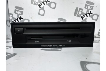 Pantalla System Discovery Pro para Passat B8 y Golf 7 con marco 5NA035