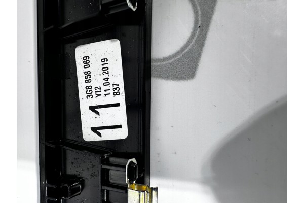 Pantalla System Discovery Pro para Passat B8 y Golf 7 con marco 5NA035