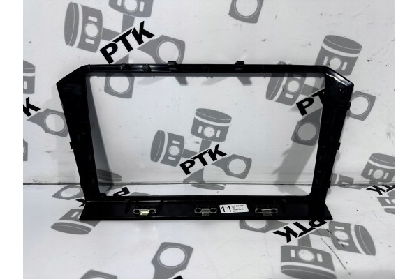 Pantalla System Discovery Pro para Passat B8 y Golf 7 con marco 5NA035