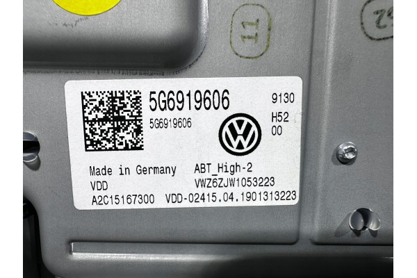 Pantalla System Discovery Pro para Passat B8 y Golf 7 con marco 5NA035