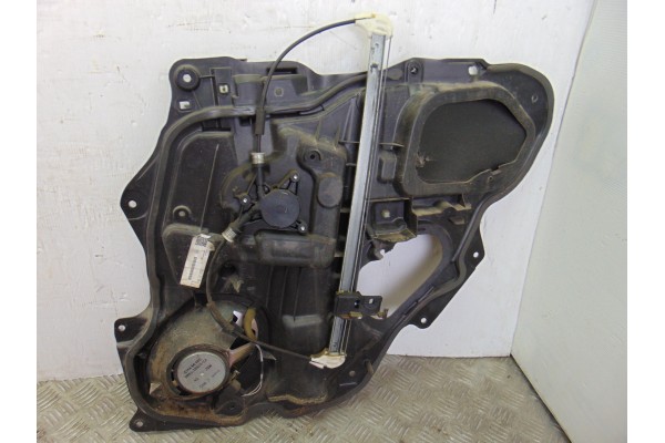 6 PIN ELEVALUNAS TRASERO IZQUIERDO MAZDA 3 BERLINA (BK) 1.6 CRDT  Active 2007 6 PIN 199640 MAZDA - 3