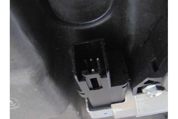 6 PIN ELEVALUNAS TRASERO IZQUIERDO MAZDA 3 BERLINA (BK) 1.6 CRDT  Active 2007 6 PIN 199640 MAZDA - 5