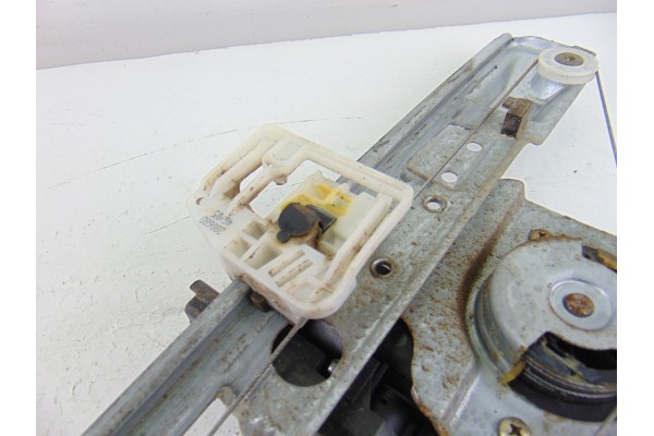 6 PIN ELEVALUNAS TRASERO DERECHO RENAULT MEGANE II BERLINA 5P Authentique 2005 6 PIN 203085 RENAULT - 2