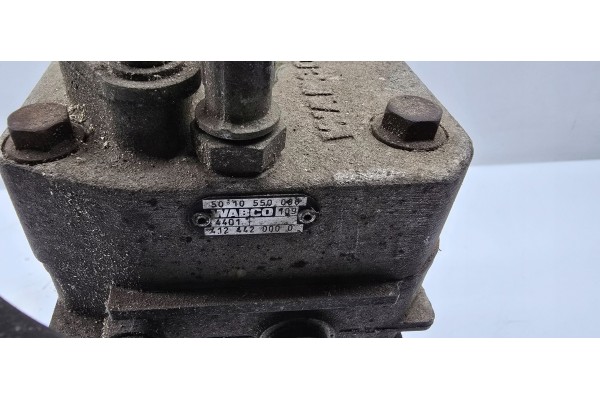 RENAULT DAF COMPRESSOR AIR COMPRESSOR WABCO 5010550086 Car type trucks
