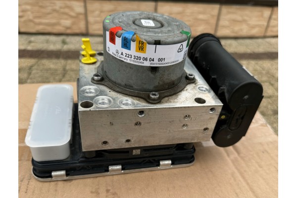 Mercedes S class 223 w223 pump compressor airmatic air matic pneumatics Catalog number of the part a2233200604 kompresor