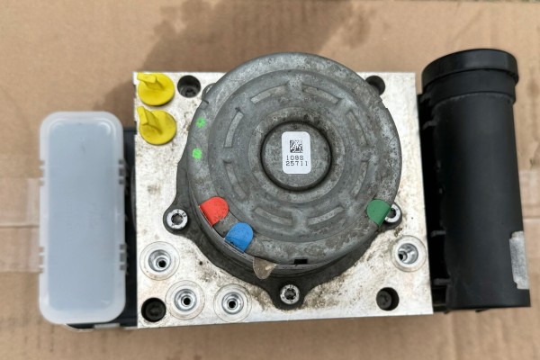 Mercedes S class 223 w223 pump compressor airmatic air matic pneumatics Part manufacturer Mercedes Benz OE