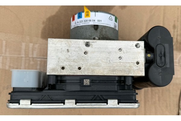 Mercedes S class 223 w223 pump compressor airmatic air matic pneumatics Catalog number of substitutes A2233200604 A2233204104