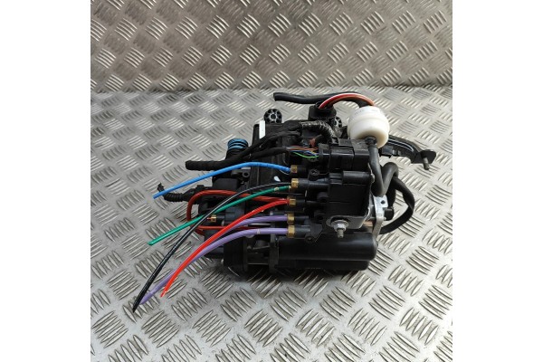 SUSPENSION COMPRESSOR VW TOUAREG CR7 443020300 30907113 3 0L 210kw 2023 Catalog number of substitutes 26071634 415406610 4M06160
