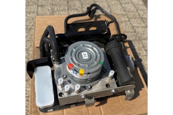 Mercedes S class 223 w223 pump compressor airmatic air matic pneumatics Catalog number of the part a2233208204 kompresor
