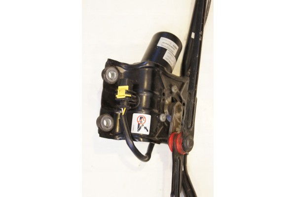 VOLVO Wiper mechanism with FH4 motor Catalog number of the part 23590683