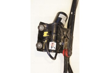 VOLVO Wiper mechanism with FH4 motor Catalog number of the part 23590683
