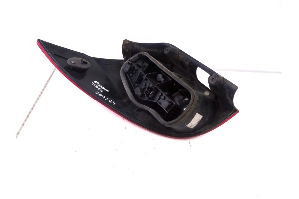 8200002472 PILOTO TRASERO DERECHO RENAULT LAGUNA II GRANDTOUR (KG0) Dynamique 2004 8200002472 209284 RENAULT - 1