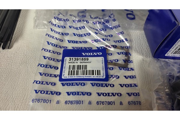 Reversing camera complete set Volvo XC40 XC60 XC90 S90 32259556 32209929 Catalog number of the part 32259556 32209929 NINCAR