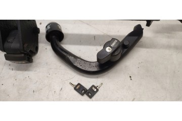 Towing Hook Mercedes W204 2 2 CDI Catalog number of the part Hak holowniczy THULE Mercedes W204 2 2 CDI