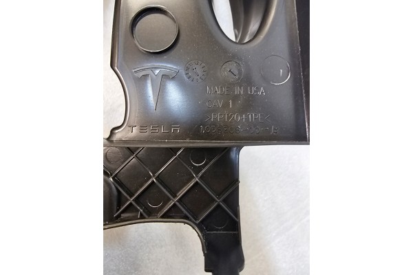 AIR STEERING WHEEL INLET 1038208 00 B TESLA MODEL S PERFORMANCE 772 KM Catalog number of the original 1038208 00 B