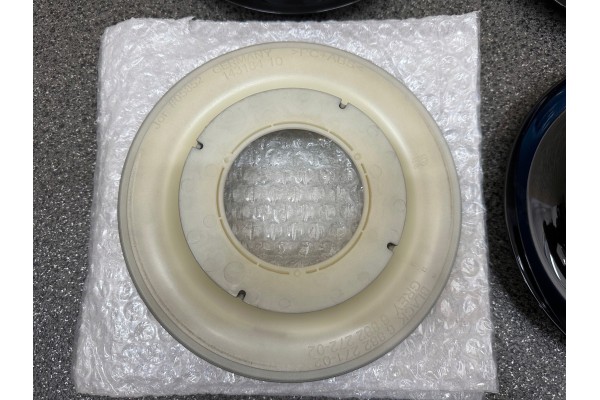 ROLLS ROYCE CULLINAN GHOST PHANTOM CENTRAL LID HUBCAP RIM SET Catalog number of the part 688227102