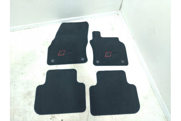 SET OF VELOUR RUGS FRONT AND BACK AUDI RSQ3 VERSION U K ENGLISH Part manufacturer Audi OE