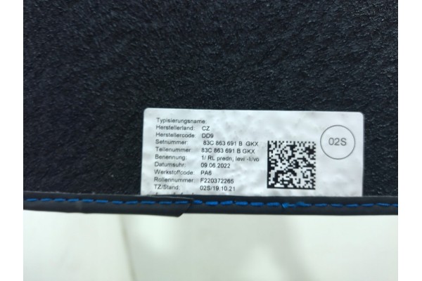 SET OF VELOUR RUGS FRONT AND BACK AUDI RSQ3 VERSION U K ENGLISH Version European