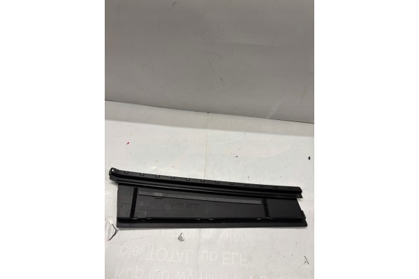 DECORATIVE STRIP DOOR PEUGEOT OE 8666 K5 Catalog number of the part 8666K5