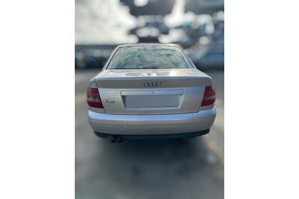 AUDI A4 BERLINA (B5) 2.4