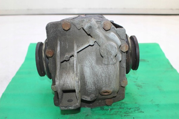 REAR DIFFERENTIAL BMW X3 E83 3 73 7575381 Part manufacturer BMW OE