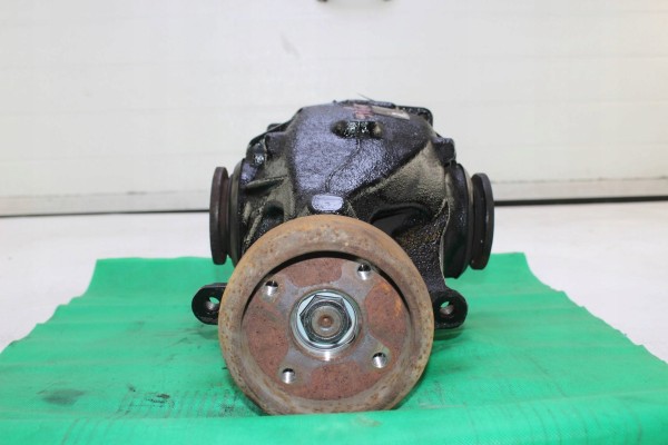 REAR DIFFERENTIAL BMW X3 E83 3 73 7575381 Car type 4x4 SUV