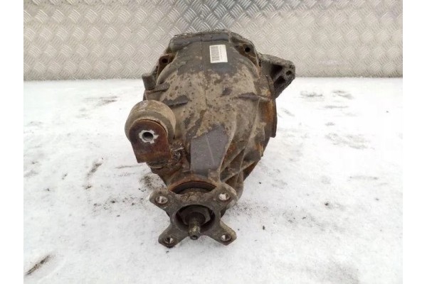 Rear reducer MERCEDES BENZ E W212 A2033510705 2 2L diesel 150kW 2010 Part manufacturer Mercedes Benz OE