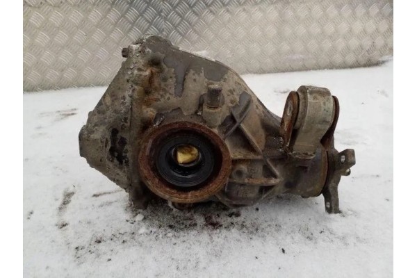 Rear reducer MERCEDES BENZ E W212 A2033510705 2 2L diesel 150kW 2010 Catalog number of substitutes 21235011040769367004