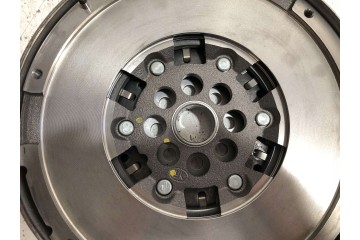 Opel Astra J 1 7 CDTI 131HP A17DTF 06 2012 10 2015 Two mass wheel LUK Part manufacturer Schaeffler LuK