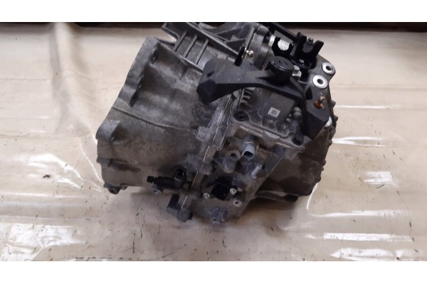 VOLVO V60 II 2 0 D4 GEARBOX GU1R 7002 BEE 1285453 Car type passenger cars