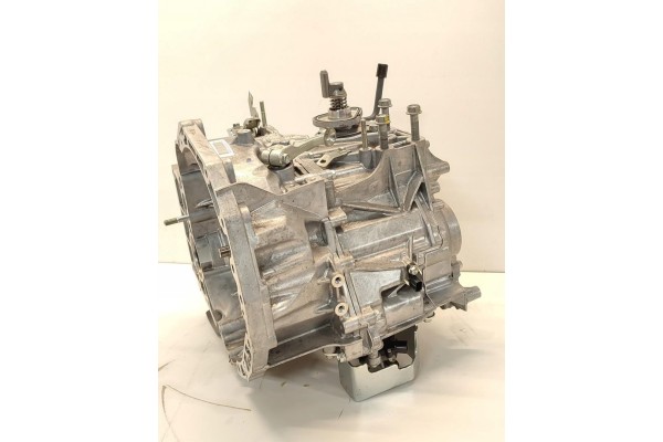 SUZUKI S CROSS SX 4 GEARBOX 1 5 HYBRID 3 5TYS KM 1 5 Z81 017L Part manufacturer Suzuki OE