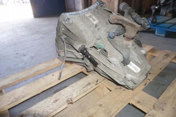 NISSAN QASHQAI AND J10 GEARBOX TL4 2 0B MR20 2008r TL4116 32010JD200 Part manufacturer Nissan OE