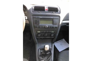 SKODA OCTAVIA COMBI (1Z5) Elegance