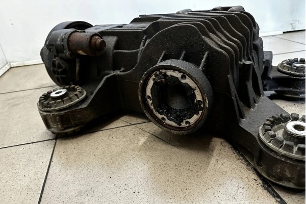 Rear reducer SKODA YETI 5L ALSI9CU3 2 0L diesel 103kW 2011 Catalog number of the part ALSI9CU3