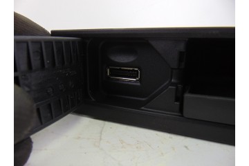 8T0035785A SISTEMA AUDIO / RADIO CD AUDI A4 BERLINA (8K2) Básico 2008 8T0035785A 154843 AUDI - 6