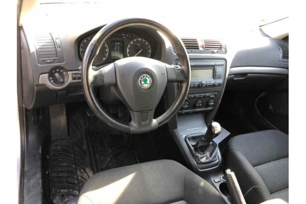 SKODA OCTAVIA COMBI (1Z5) Elegance