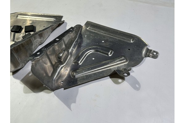 Fuel tank bottom cover right left Chevrolet Corvette C7 2014 Part manufacturer Chevrolet OE