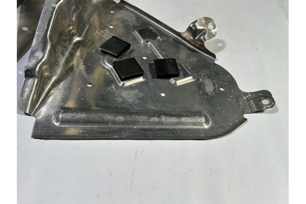 Cubierta inferior del tanque de combustible derecha e izquierda Chevro