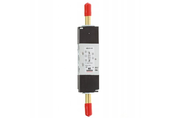 Solenoid distribution valve 368 011 02 5 3 in center position