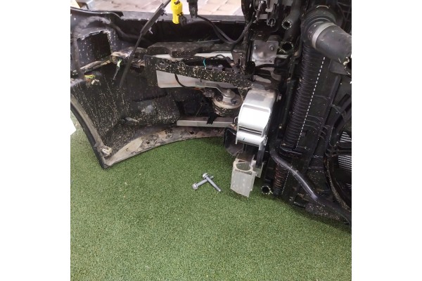 Parachoques delantero con guardabarros y tira LED para BMW G20 Lift LC