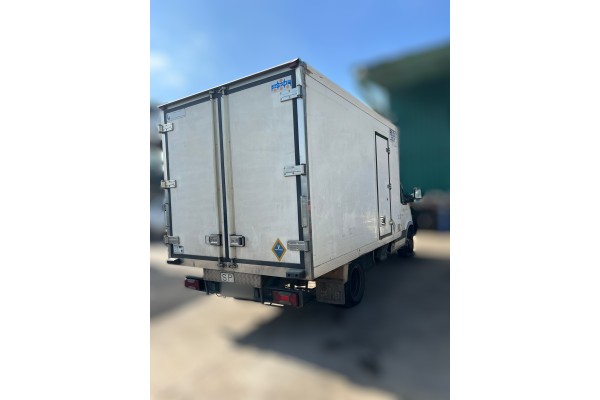 IVECO DAILY FURGÓN Caja cerrada gran espacio 35C... batalla 3300