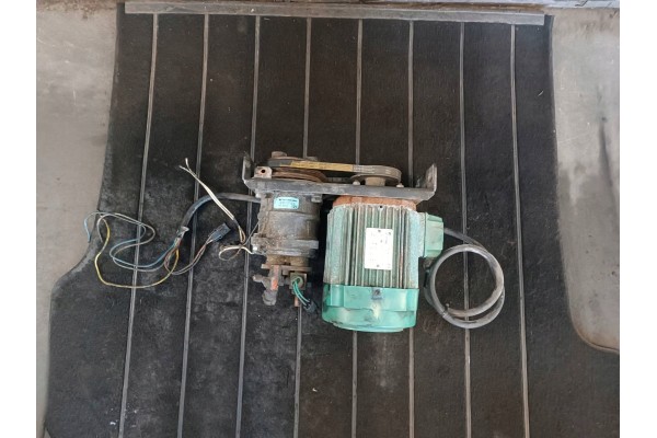 AIR CONDITIONING COMPRESSOR ELECTRIC MOTOR THERMO KING LS90P GENERATOR