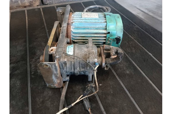AIR CONDITIONING COMPRESSOR ELECTRIC MOTOR THERMO KING LS90P GENERATOR Version European