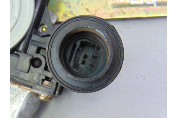 2 PIN ELEVALUNAS TRASERO IZQUIERDO TOYOTA RAV4 (A2) 2.0 D-4D Sol 4X4 (2003) 2004 2 PIN 188570 TOYOTA - 2