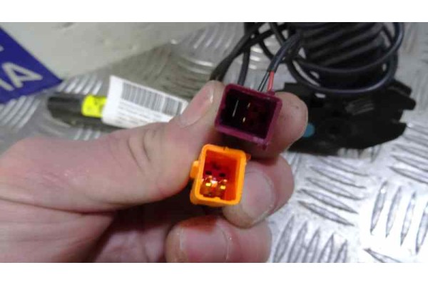  PRETENSOR AIRBAG DERECHO FORD FOCUS BERLINA (CAP) Ghia 2006 157680 FORD - 2