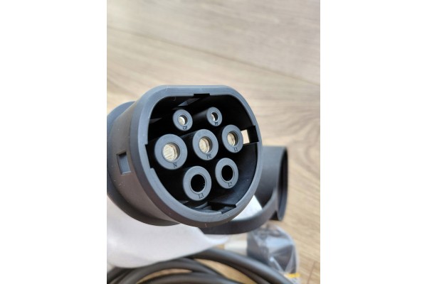 CHARGER AC CABLE WITH SOCKET 230V S8E2 10C792 ADB Jaguar Land Rover Part manufacturer Jaguar OE
