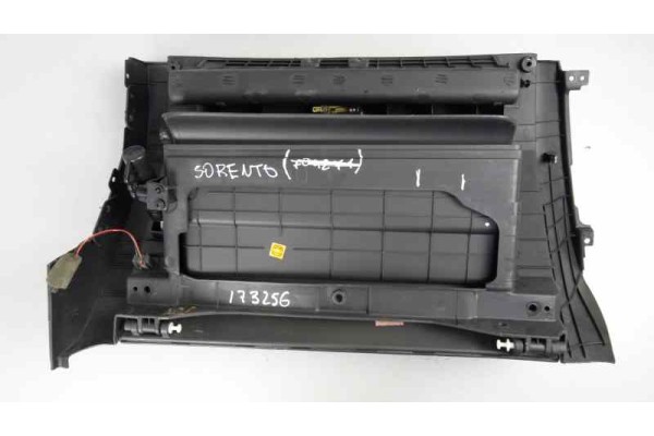 84541-3E500 GUANTERA KIA SORENTO (BL) 2.5 CRDi Concept 2006 84541-3E500 173256 KIA - 3