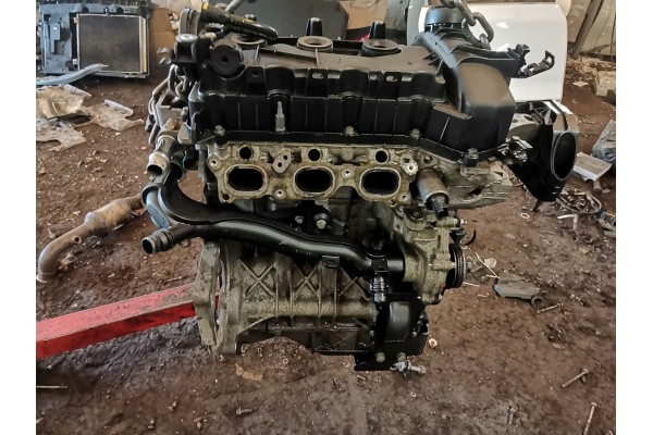 Peugeot 2008 engine 1 2 post block head damaged PureTech